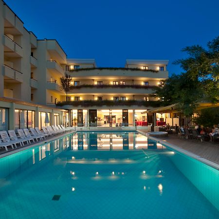 Park Hotel Kursaal Misano Adriatico Kültér fotó