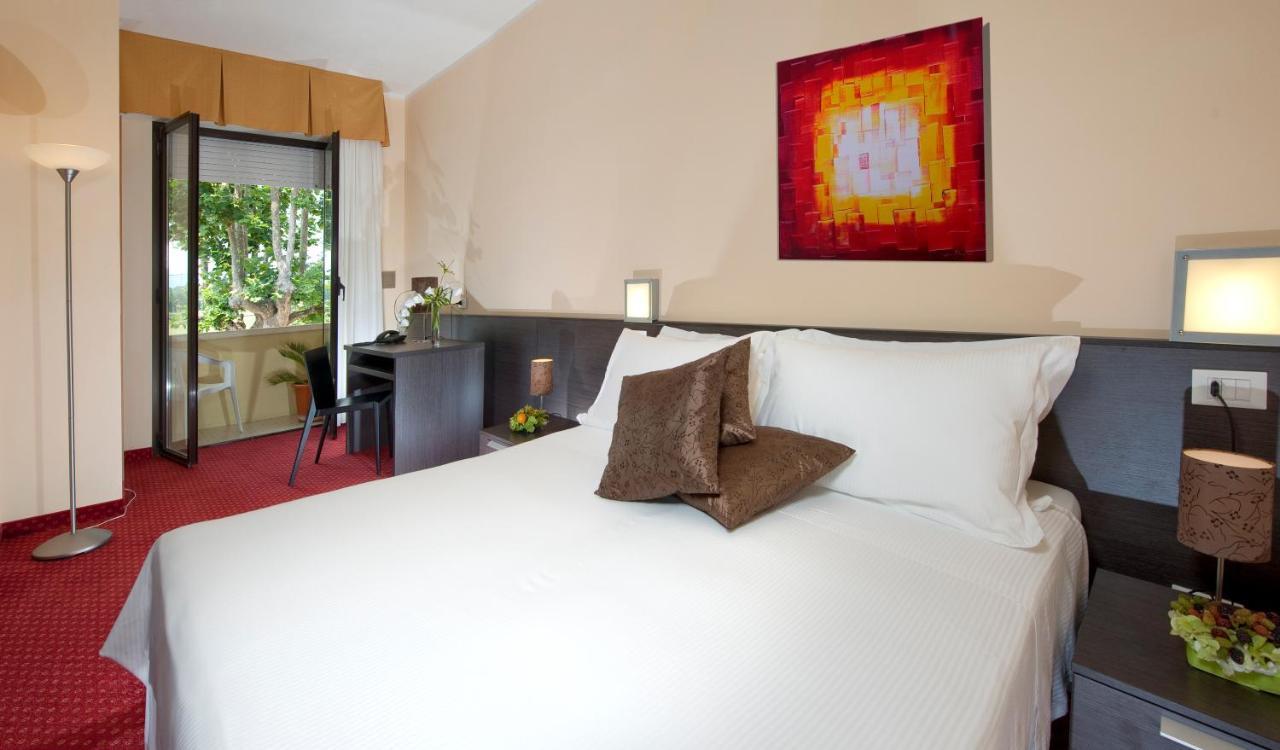 Park Hotel Kursaal Misano Adriatico Kültér fotó