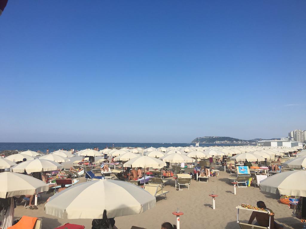 Park Hotel Kursaal Misano Adriatico Kültér fotó