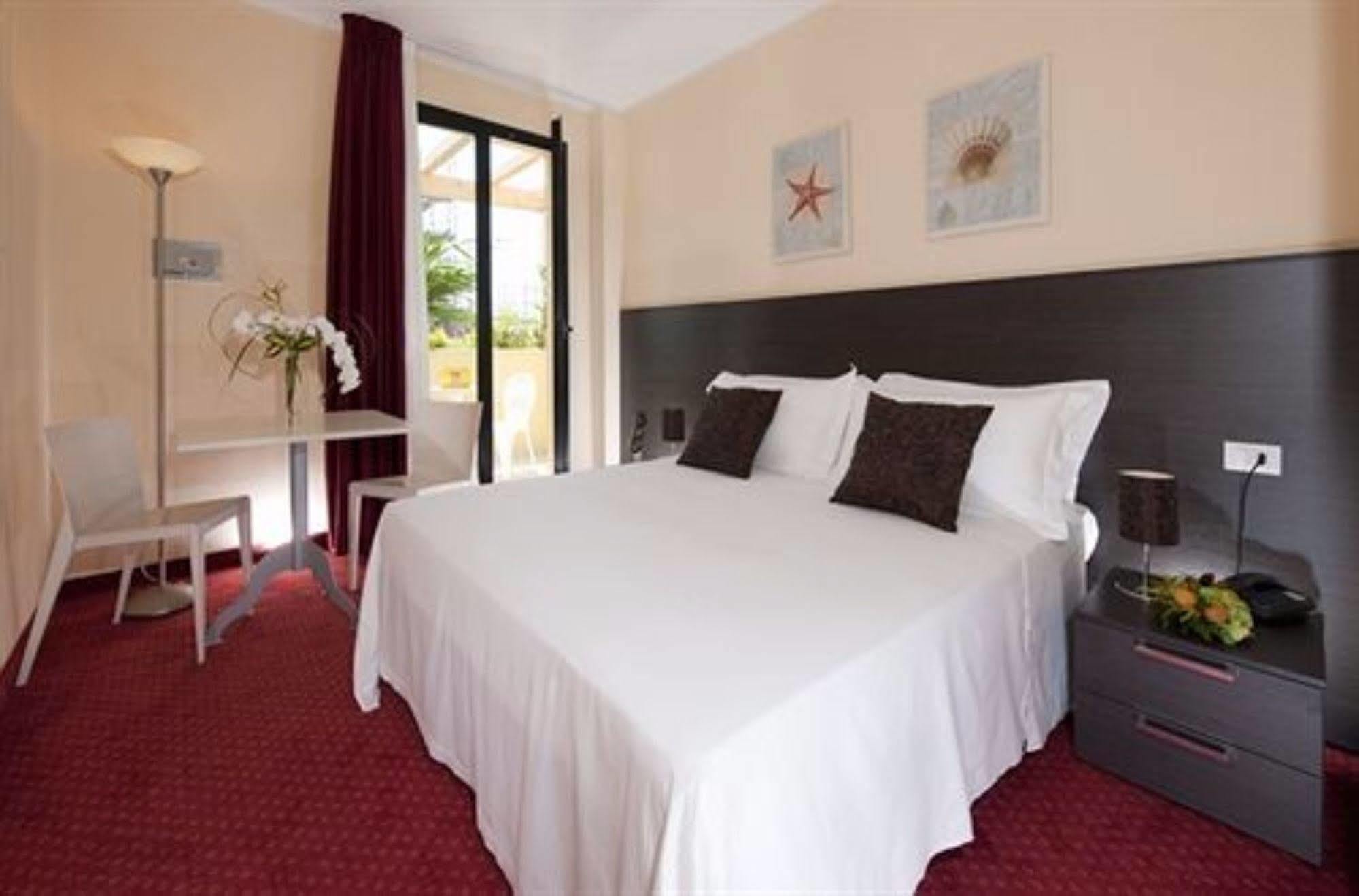 Park Hotel Kursaal Misano Adriatico Kültér fotó